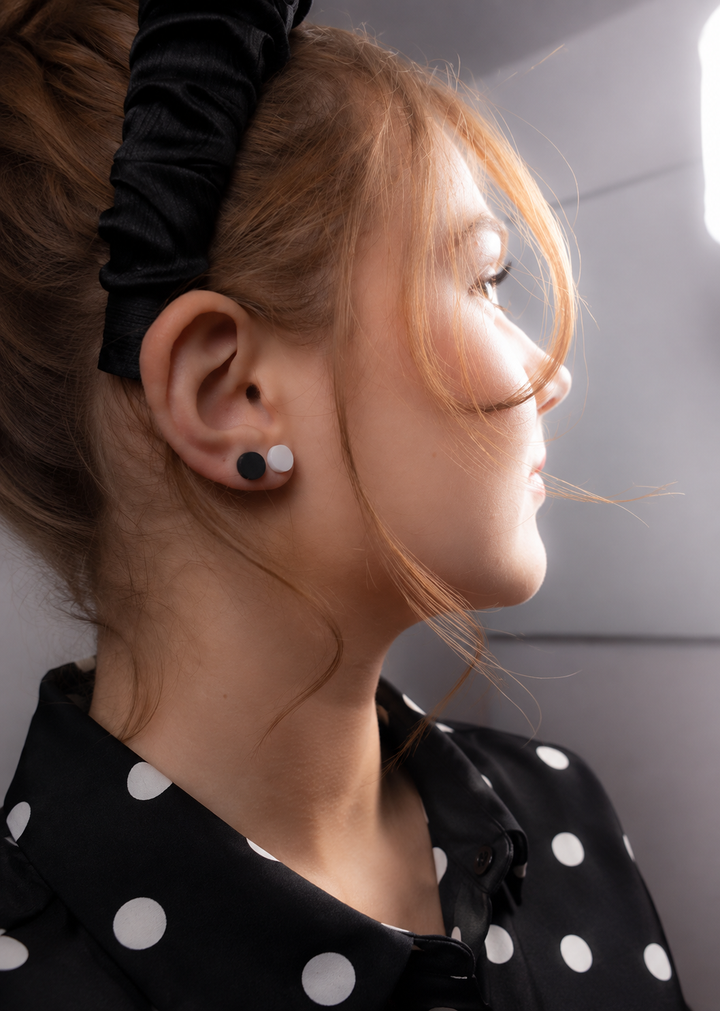 Drummer round stud earrings