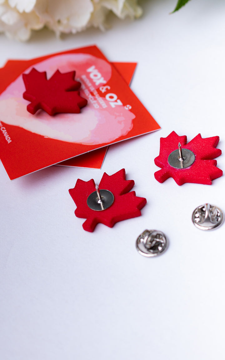 Épinglette Feuille d’Érable — Bijou canadien contemporain ultraléger