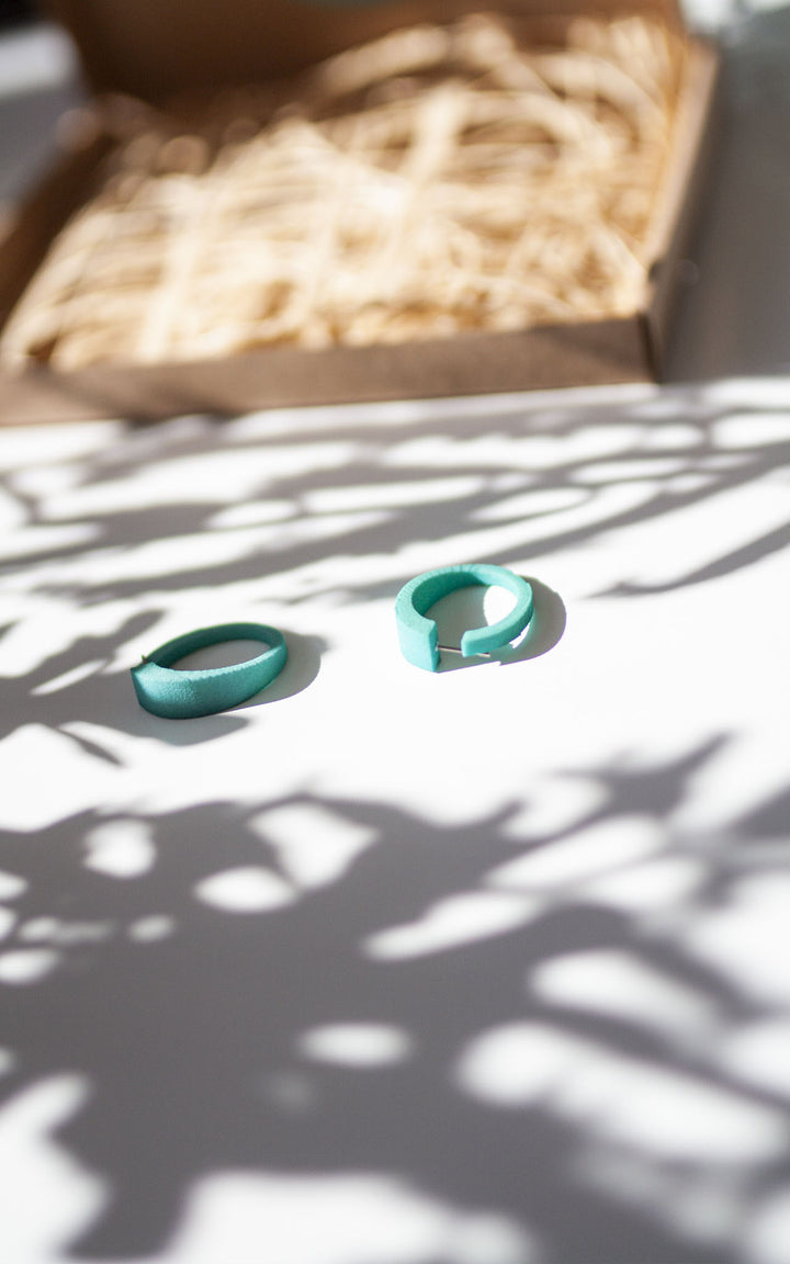 LITCHI C-shaped 3D earrings