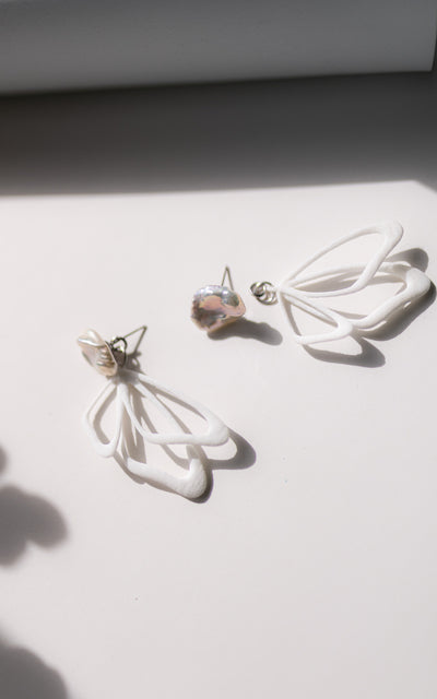 Boucles d'oreilles ailes de papillon I  MONARQUE et Perles baroques.