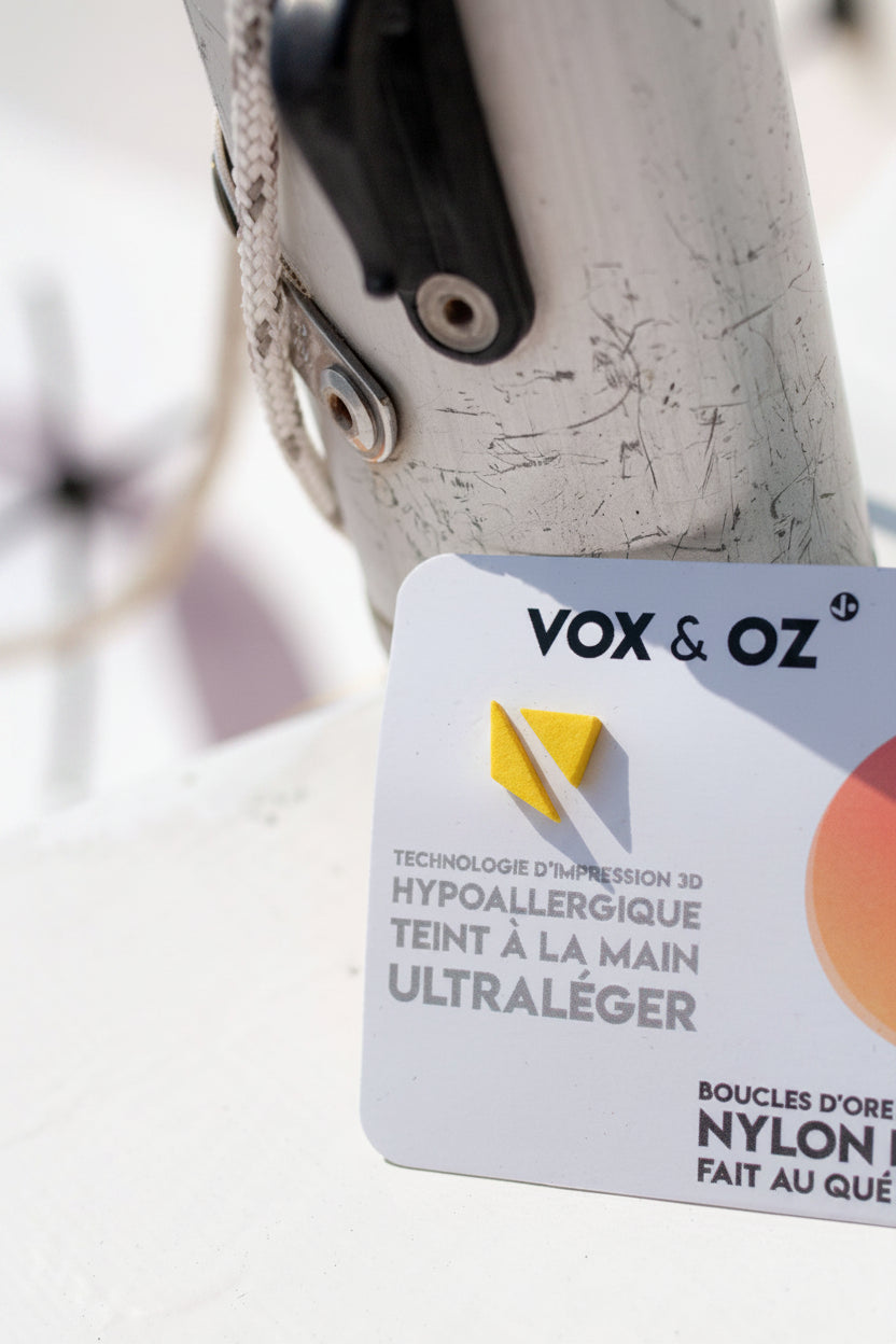 Boucles d’oreilles Zig Zag jaunes Vox &amp; Oz en nylon recyclé imprimé 3D, ultralégères et hypoallergéniques, faites au Québec