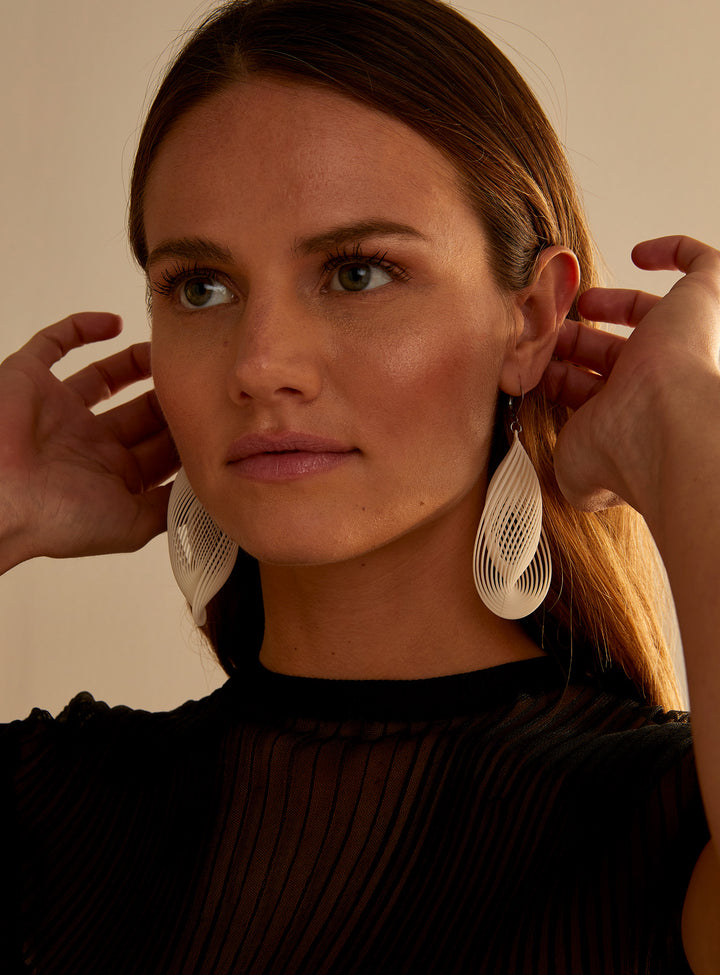 OASIS – Ultralight large earrings in recycled nylon | Award-winning Quebec design
