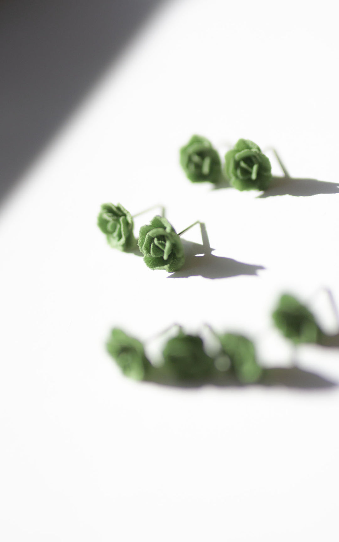 MINI-TANGO – Petites boucles d’oreilles roses 3D | Discrètes & sculpturales