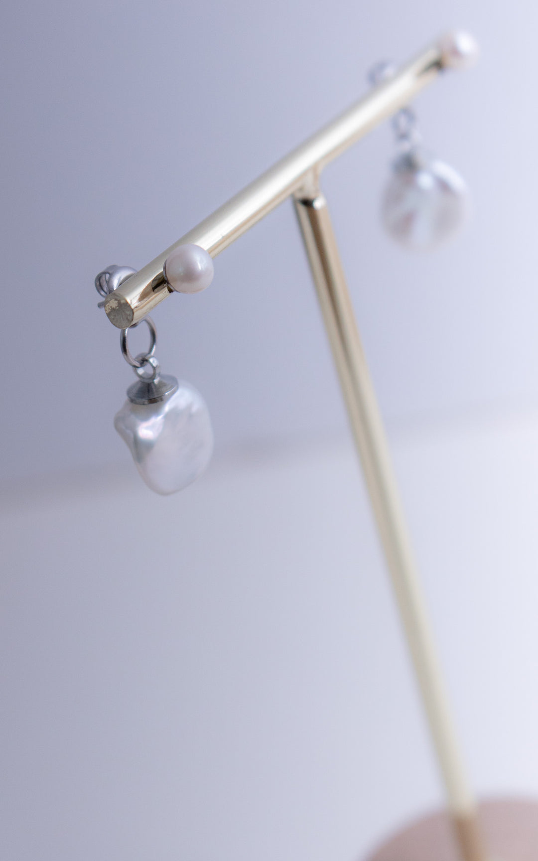 vox-oz-boucles-veste-perles-baroques-design-contemporain.