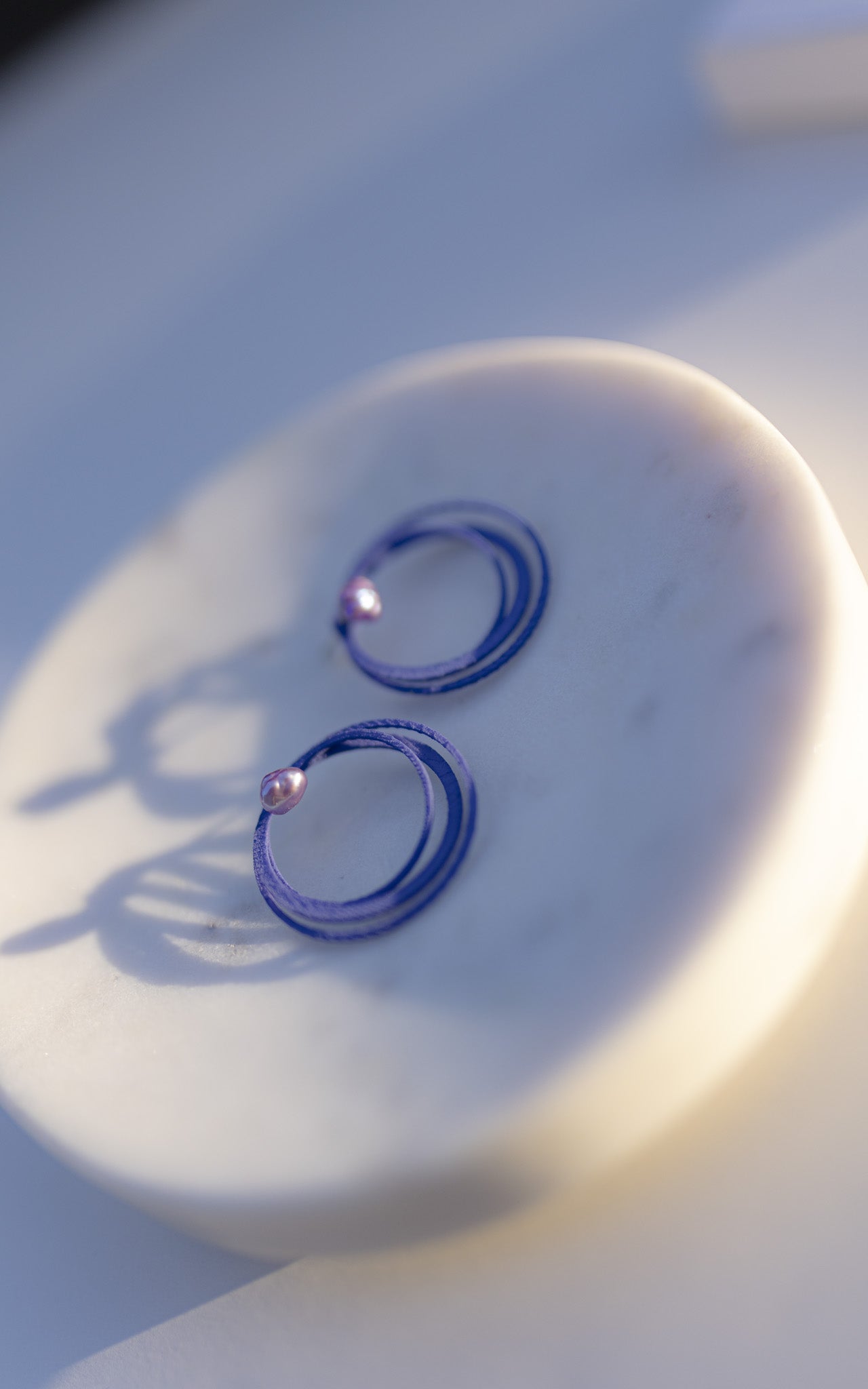 Boucles d'oreilles rondes 3D MARTINI et perles baroques