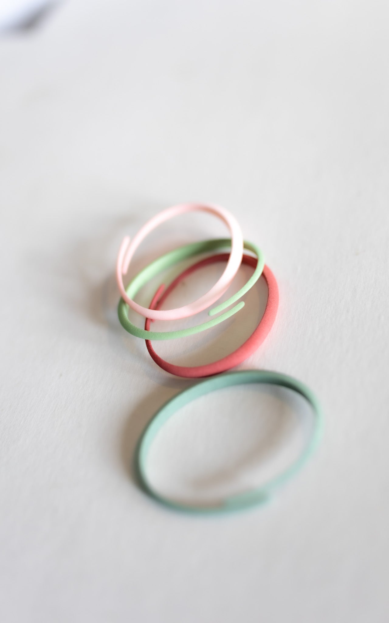 Bracelets contemporain 3D aux coloris pastels