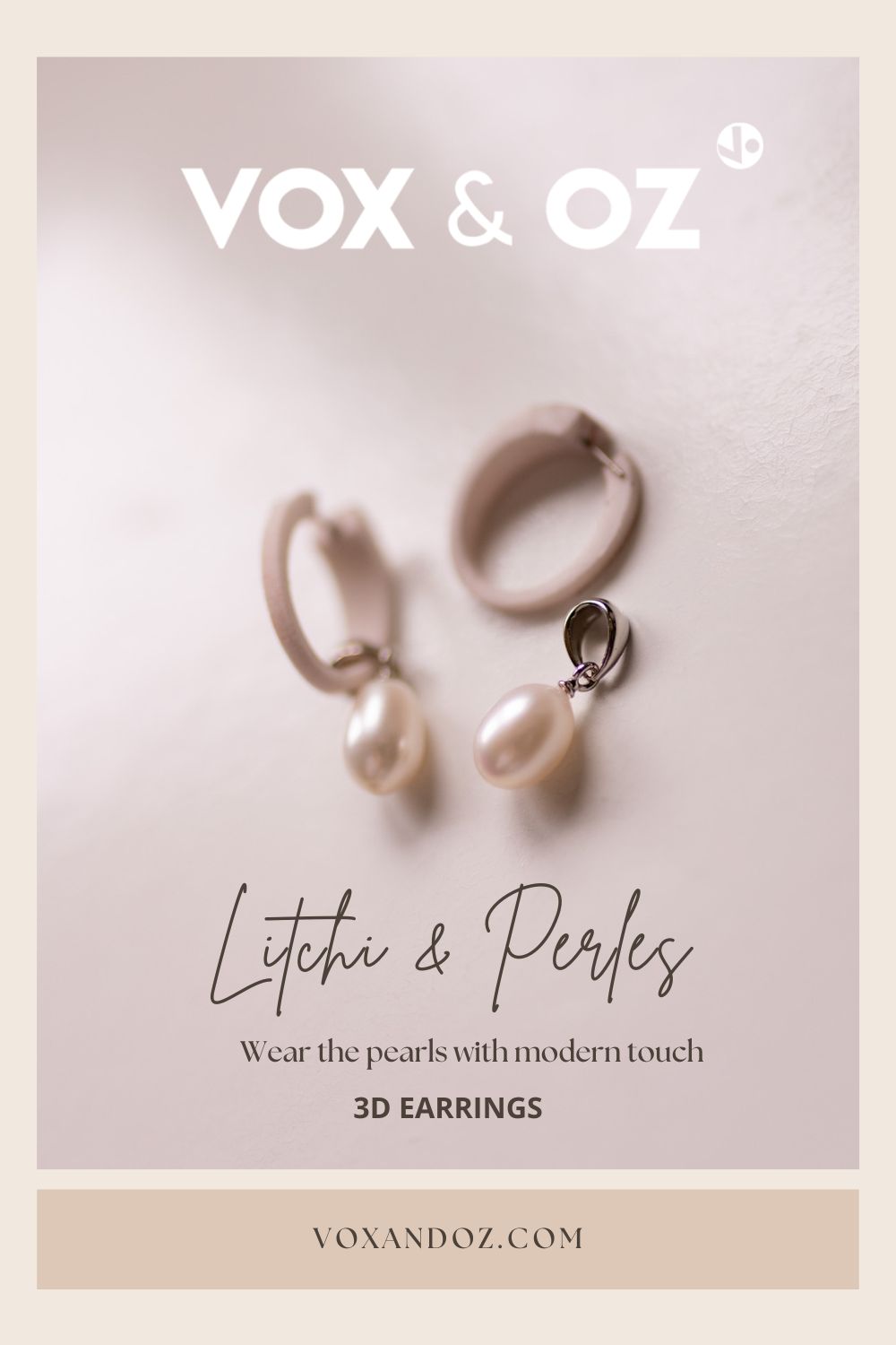 Boucles d'oreilles et perles. Porter la perle de facon moderne. Wear the perlas with modern touch. Jolie boucles d'oreilles pendantes avec perles ivoires de Vox & Oz.